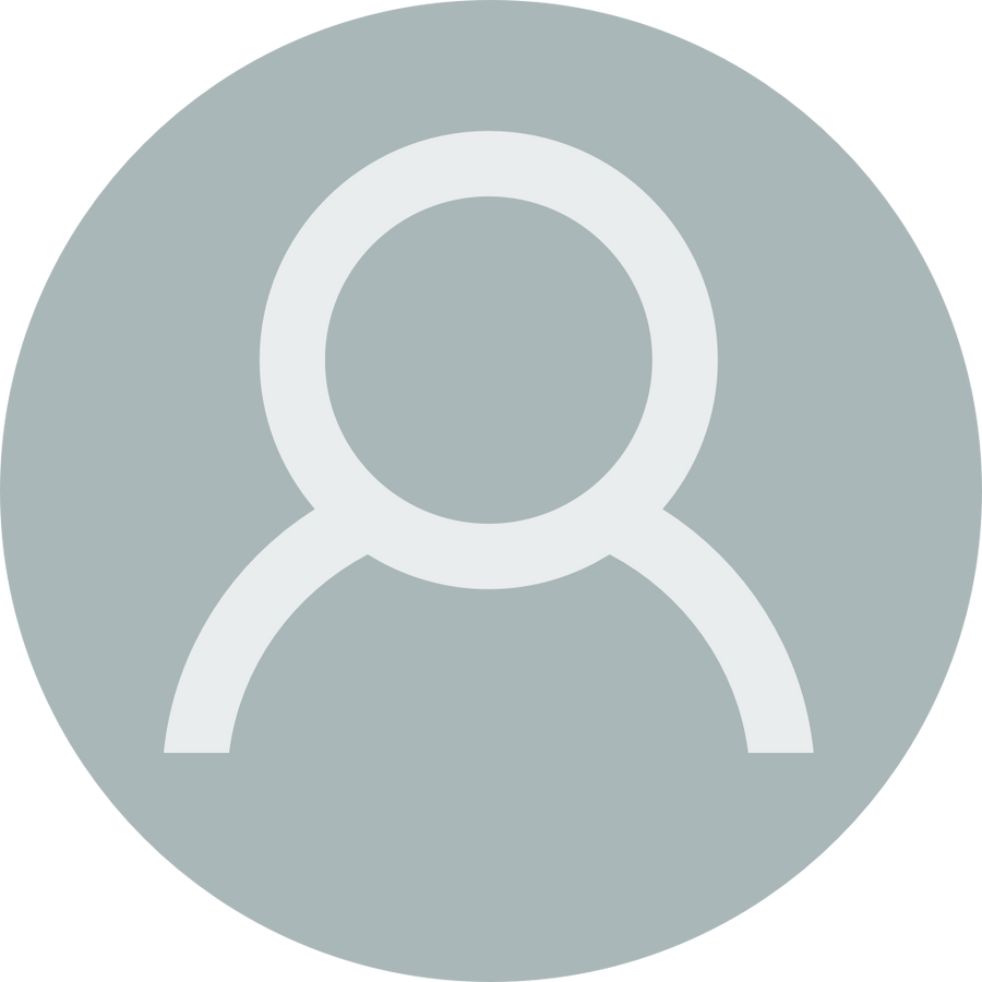 Holds everything in, but do recommend to size up!